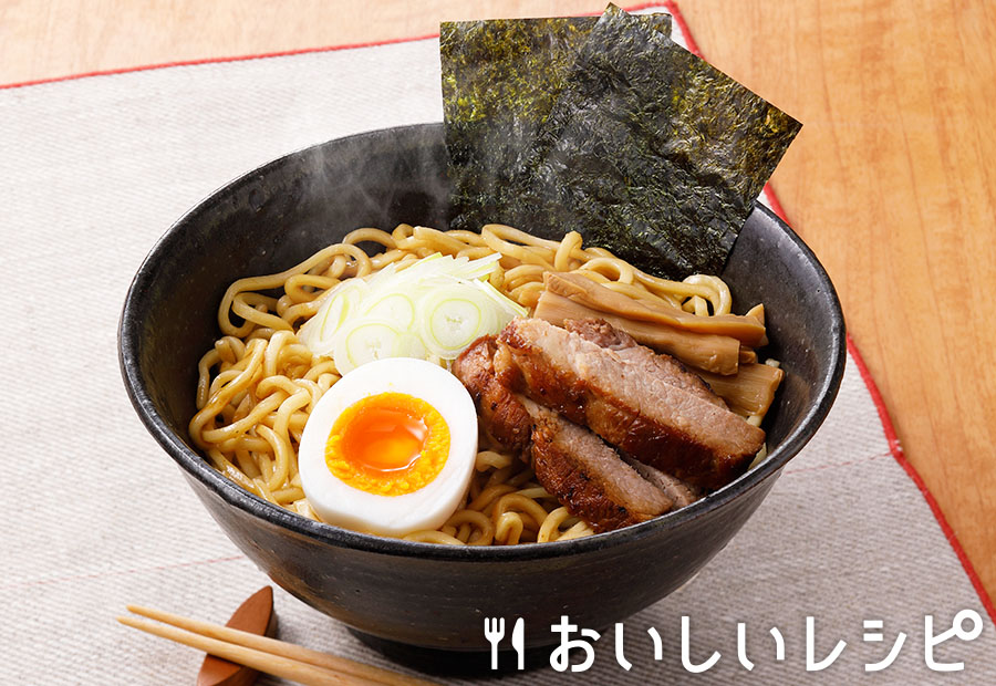 汁なしラーメン（魚介とんこつ醤油味）